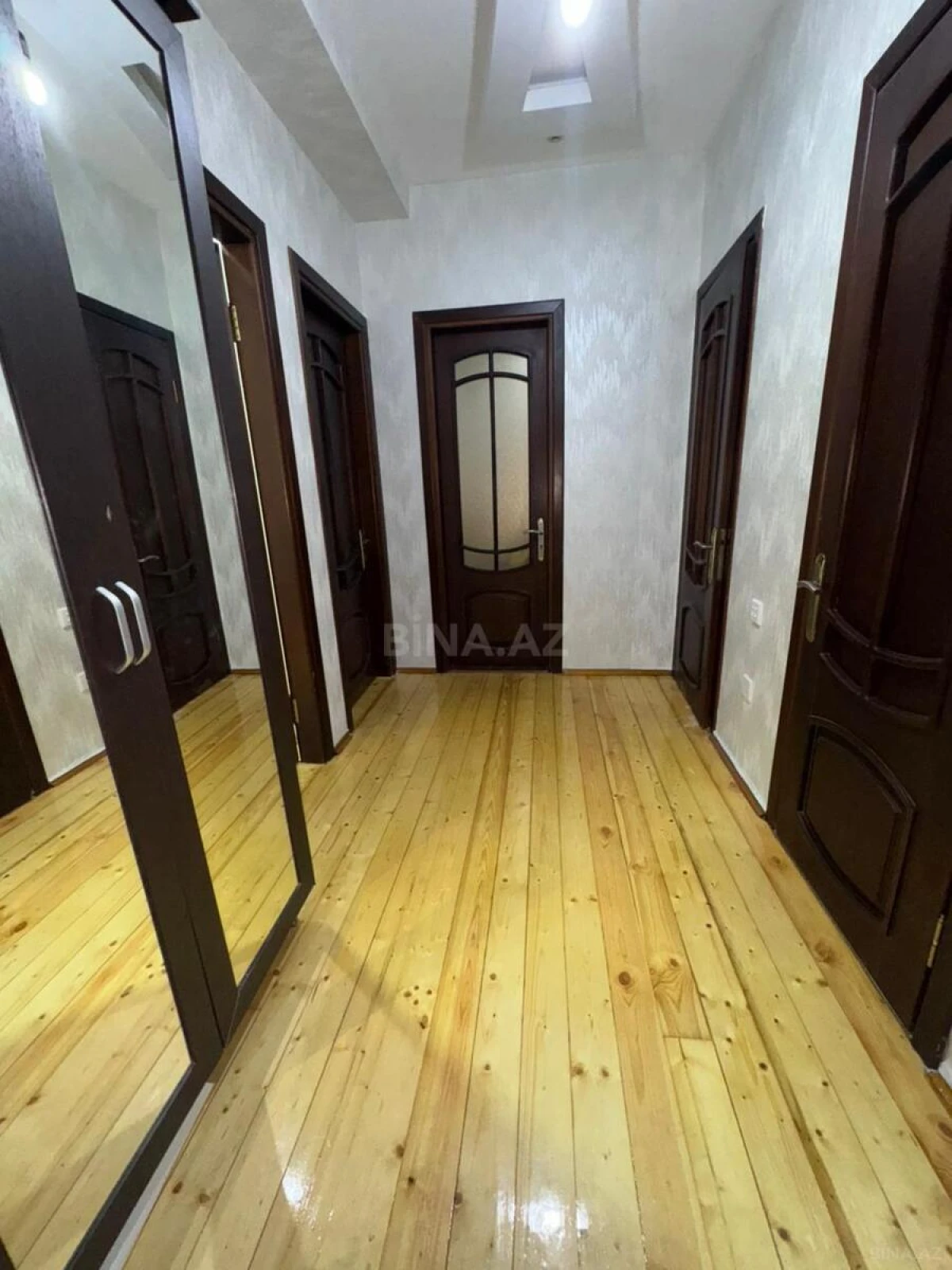 Satılır 2 otaqlı mənzil 90 m²