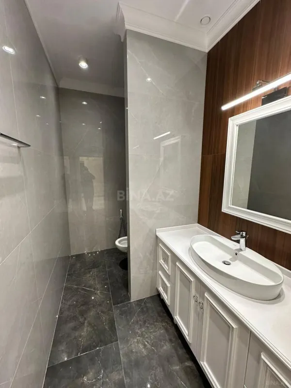 Kirayə verilir 4 otaqlı mənzil 170 m²