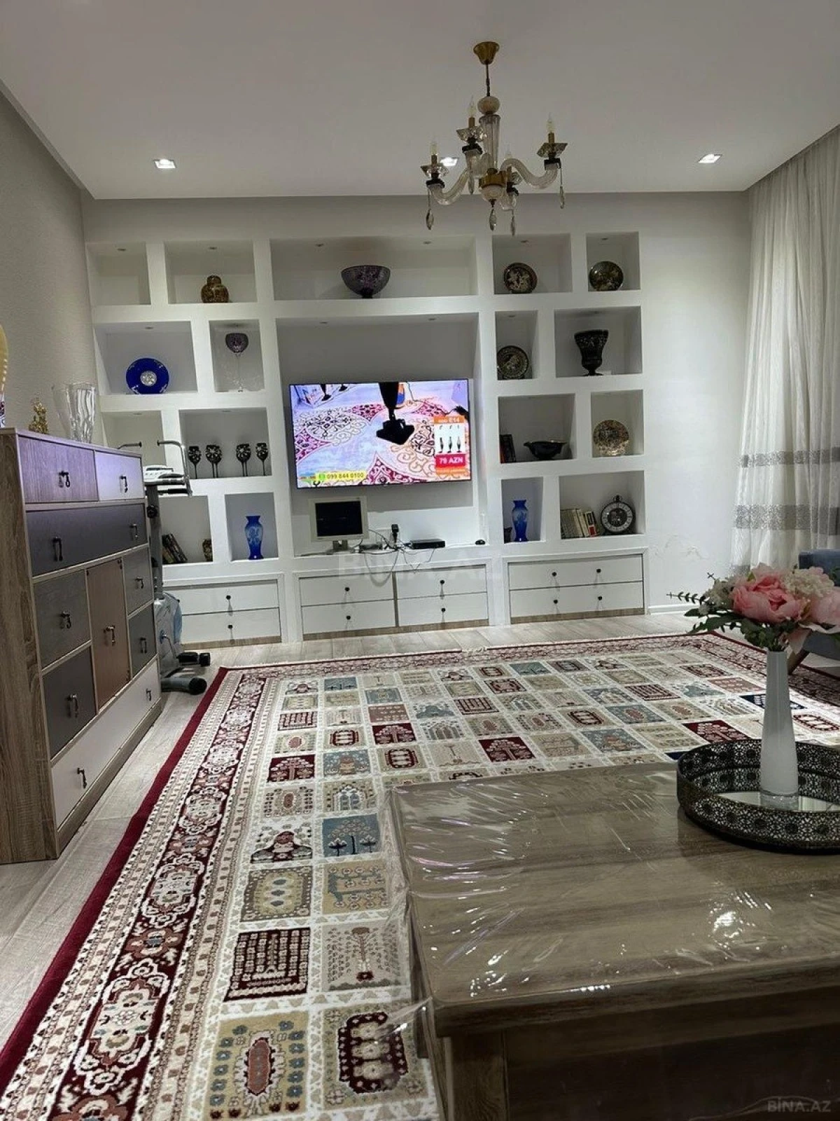 Kirayə verilir 3 otaqlı mənzil 140 m²