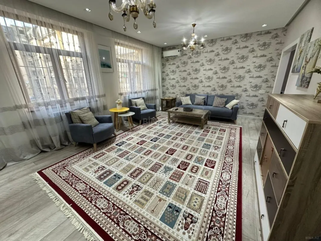 Kirayə verilir 3 otaqlı mənzil 140 m²