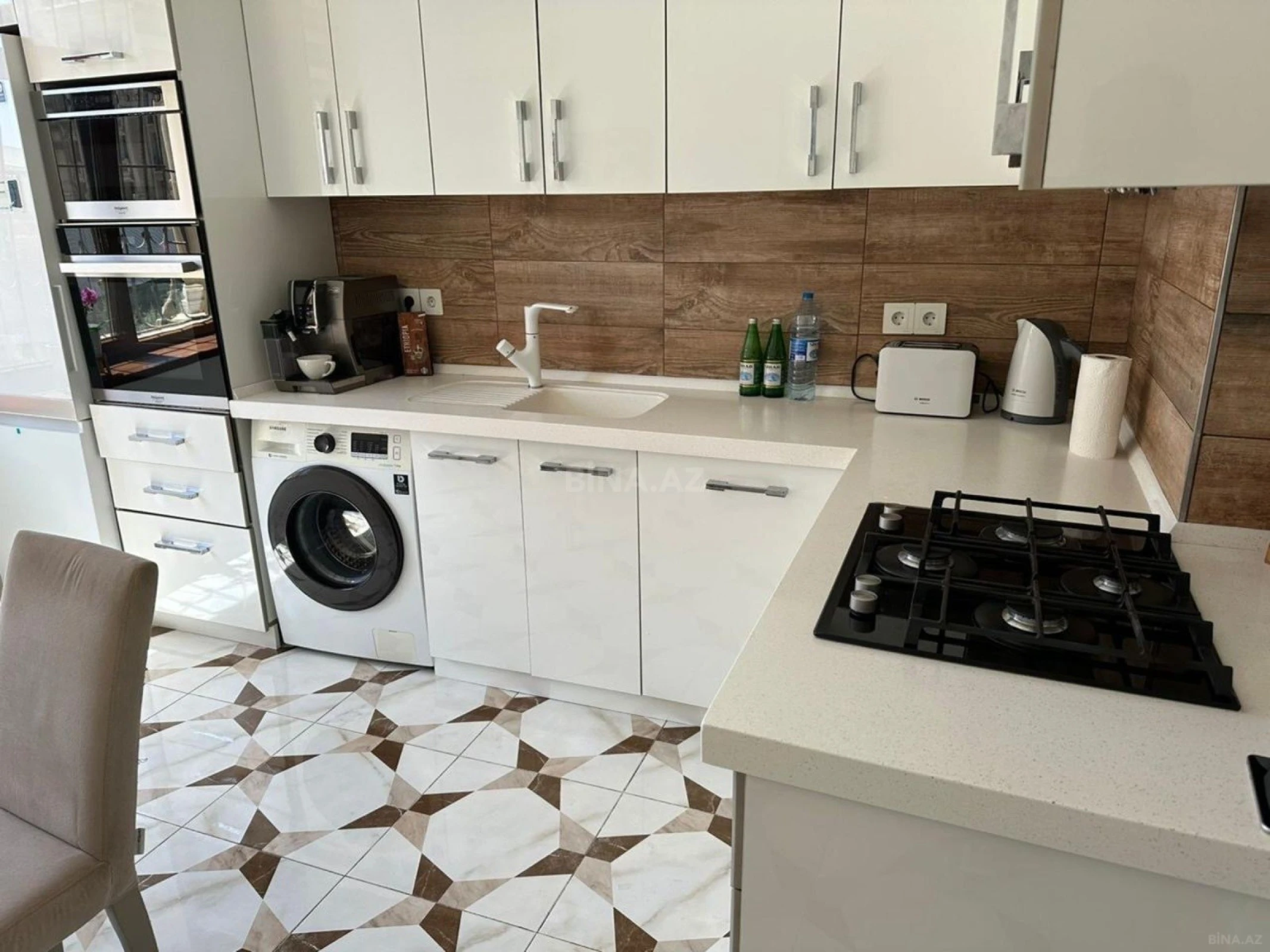 Kirayə verilir 3 otaqlı mənzil 140 m²