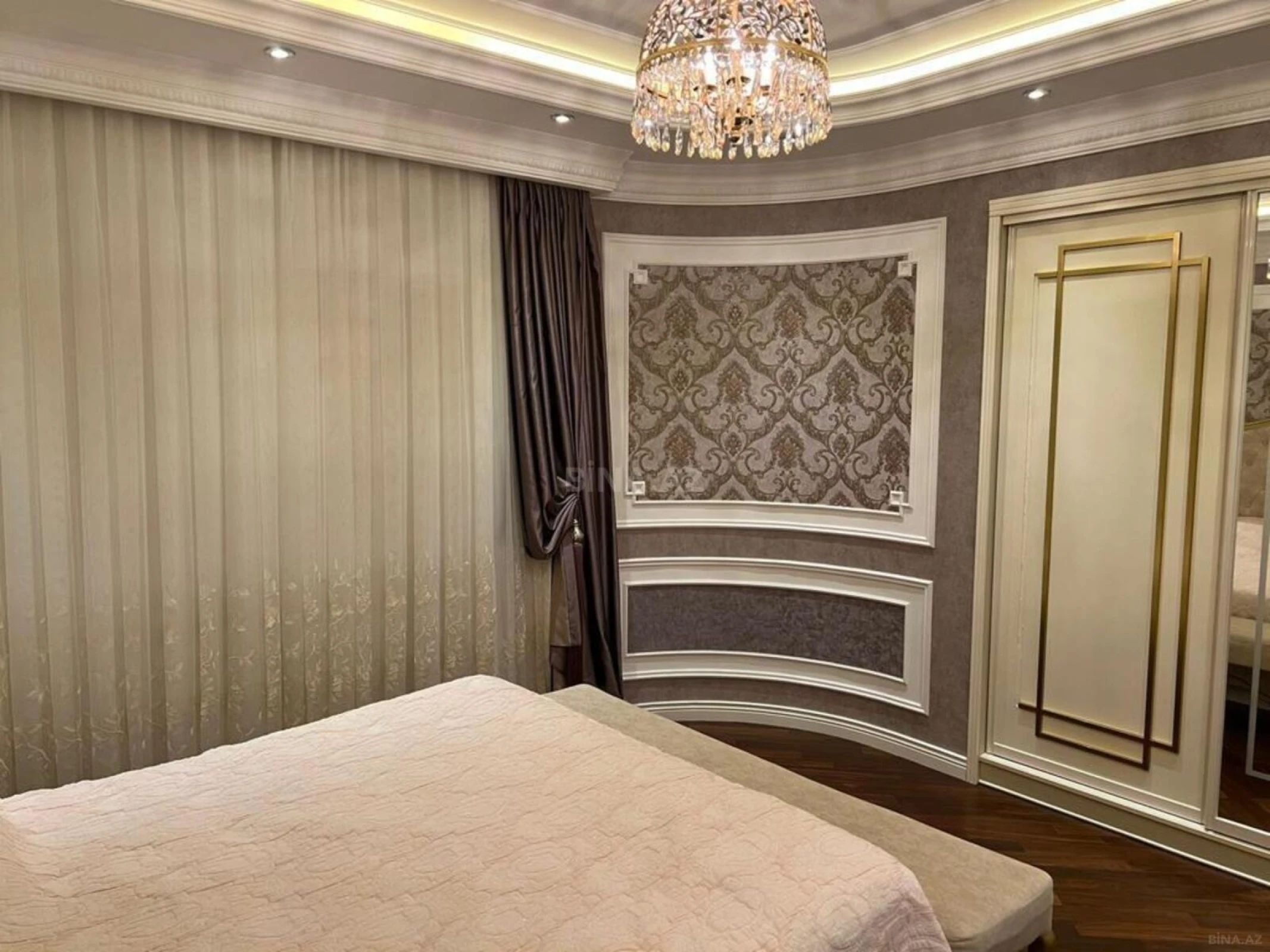 Kirayə verilir 4 otaqlı mənzil 160 m²
