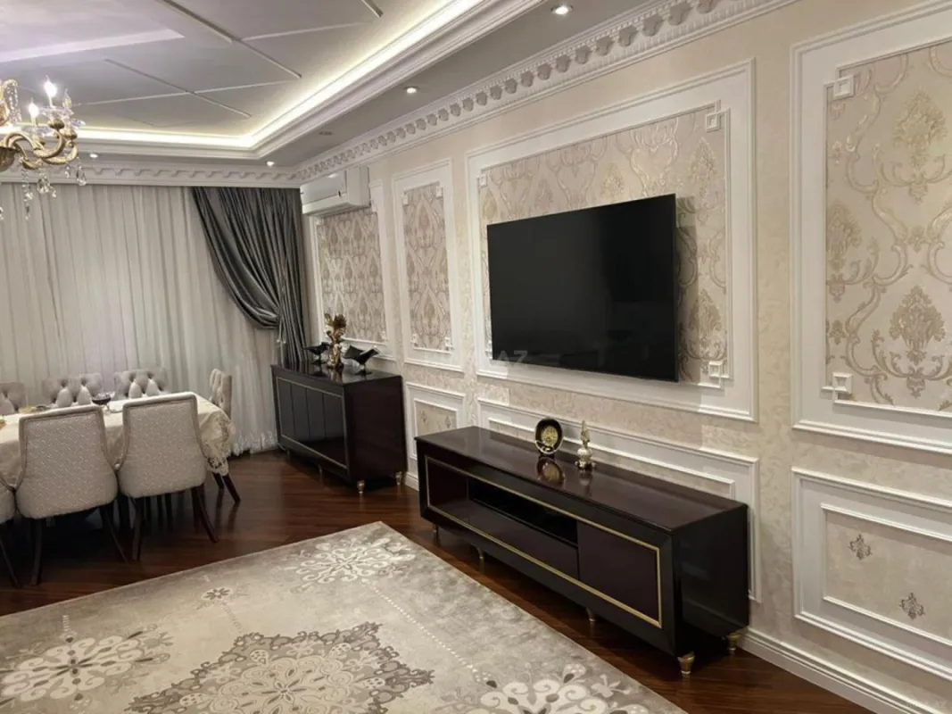 Kirayə verilir 4 otaqlı mənzil 160 m²