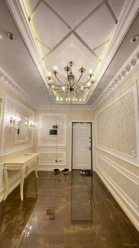 Kirayə verilir 4 otaqlı mənzil 160 m²