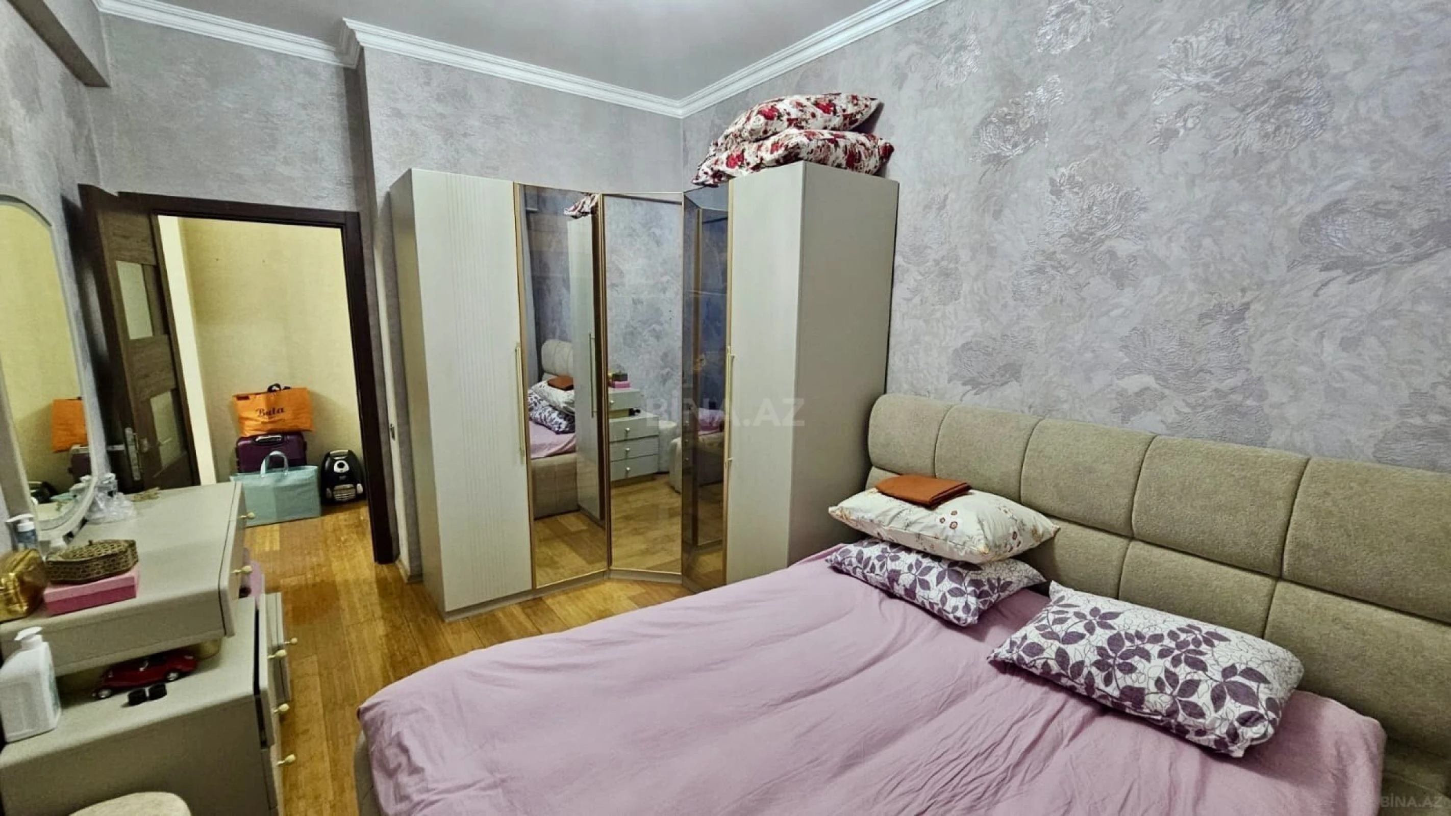 Satılır 2 otaqlı mənzil 64 m²