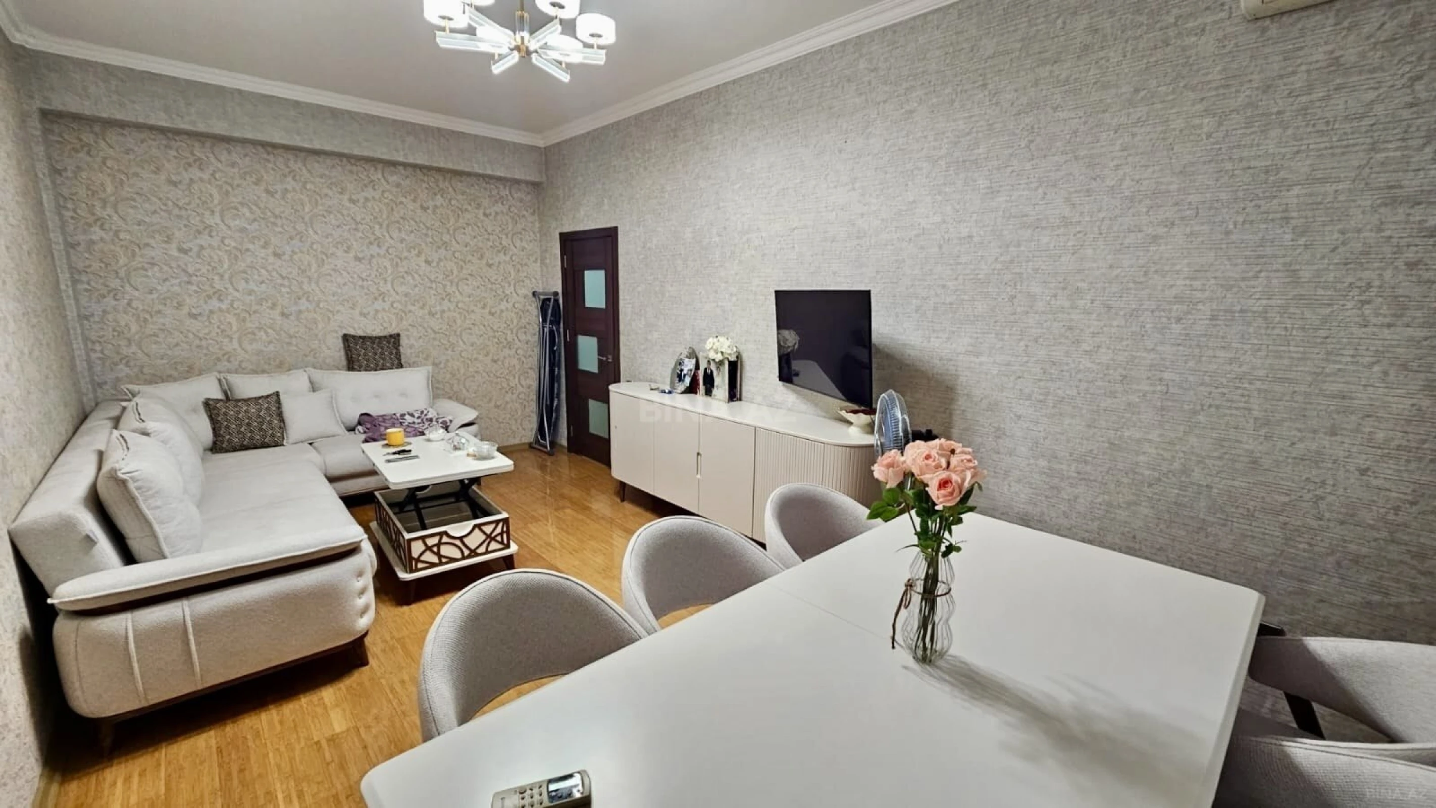 Satılır 2 otaqlı mənzil 64 m²
