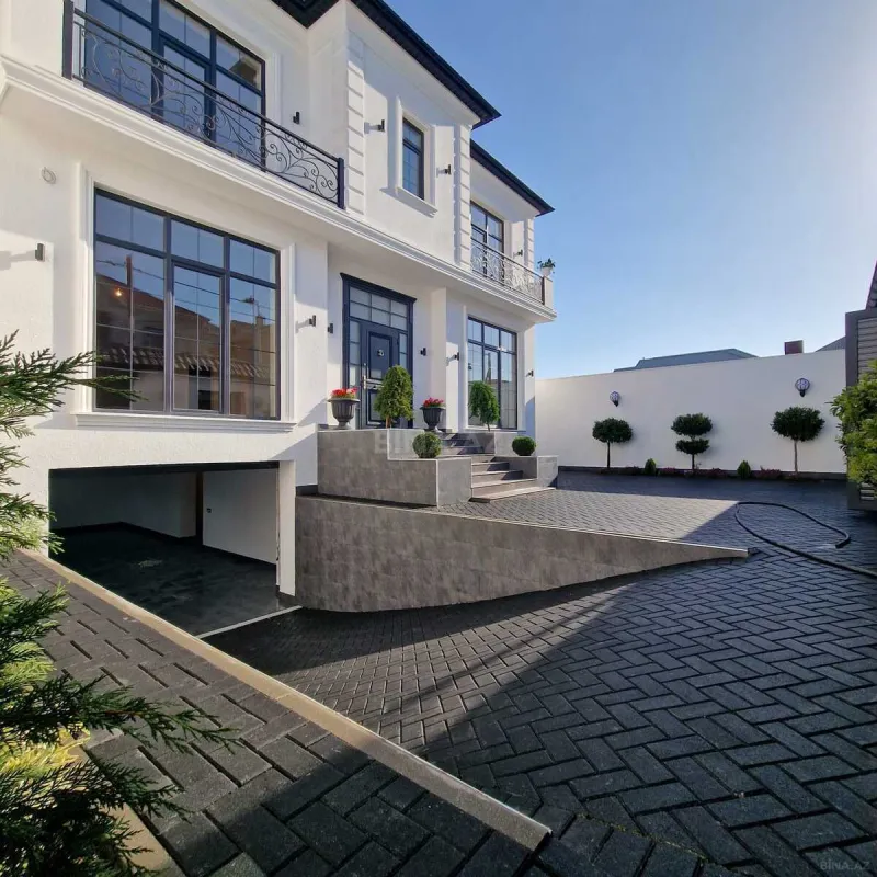 Satılır 7 otaqlı həyət evi 450 m²