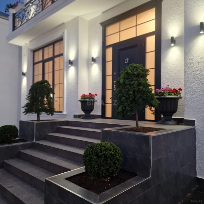 Satılır 7 otaqlı həyət evi 450 m²