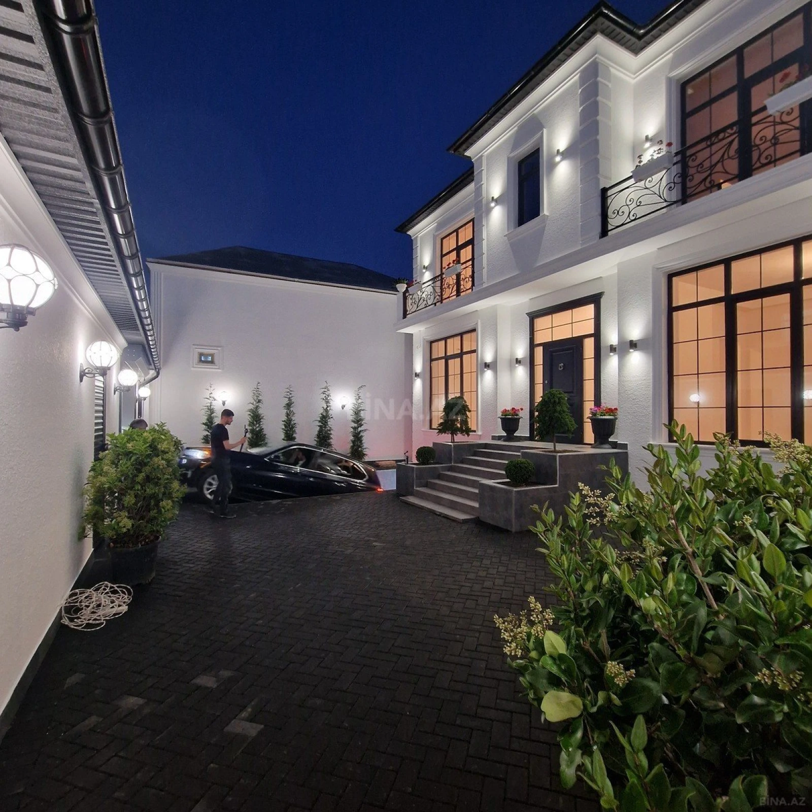 Satılır 7 otaqlı həyət evi 450 m²