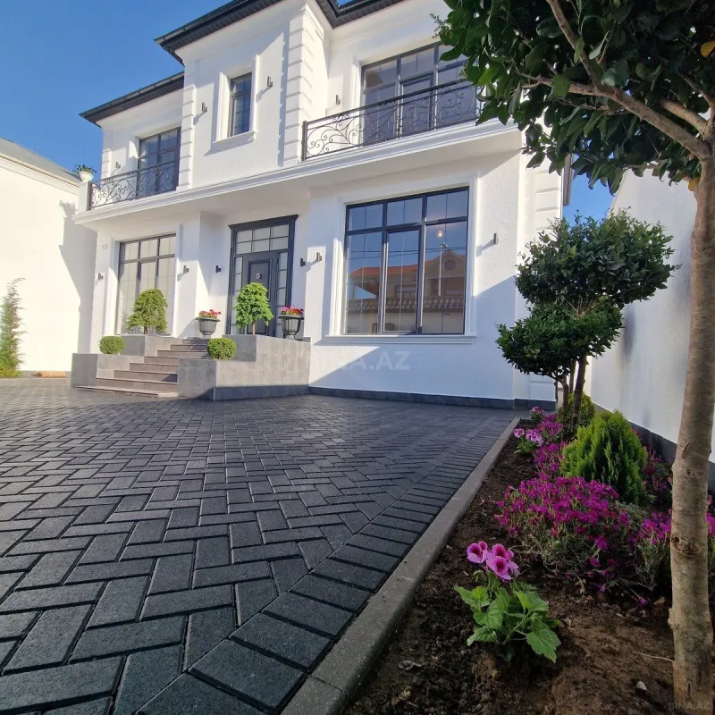Satılır 7 otaqlı həyət evi 450 m²