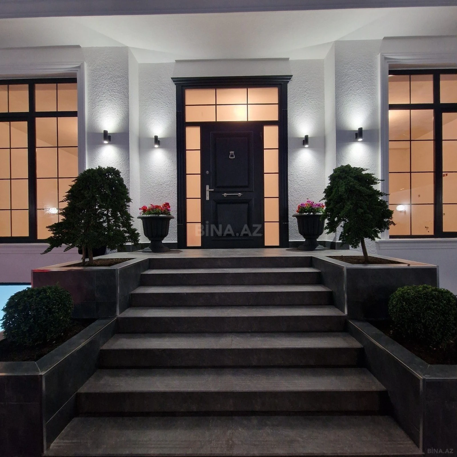 Satılır 7 otaqlı həyət evi 450 m²