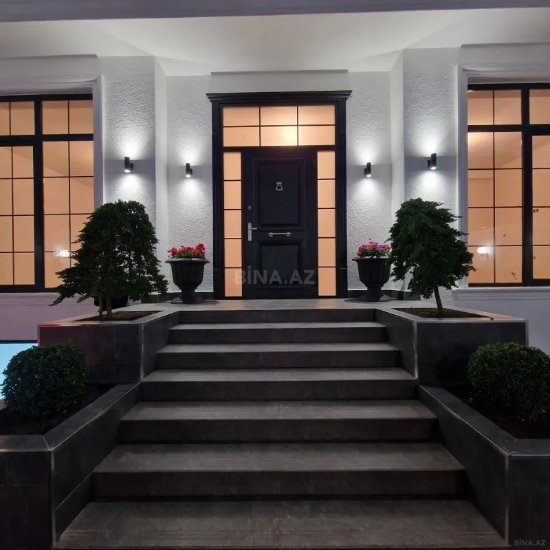 Satılır 7 otaqlı həyət evi 450 m²