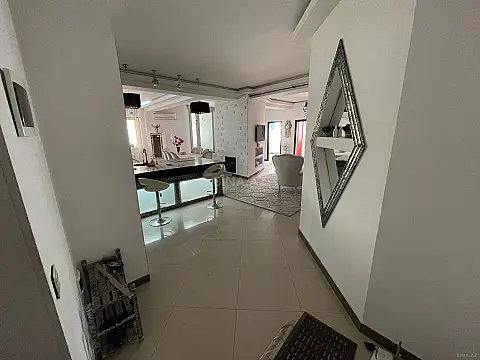 Kirayə verilir 3 otaqlı mənzil 141 m²