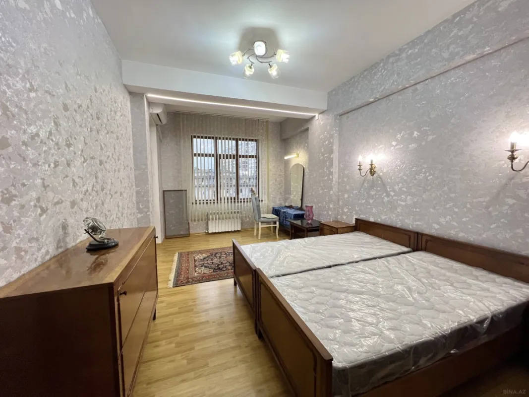Satılır 3 otaqlı mənzil 110 m²