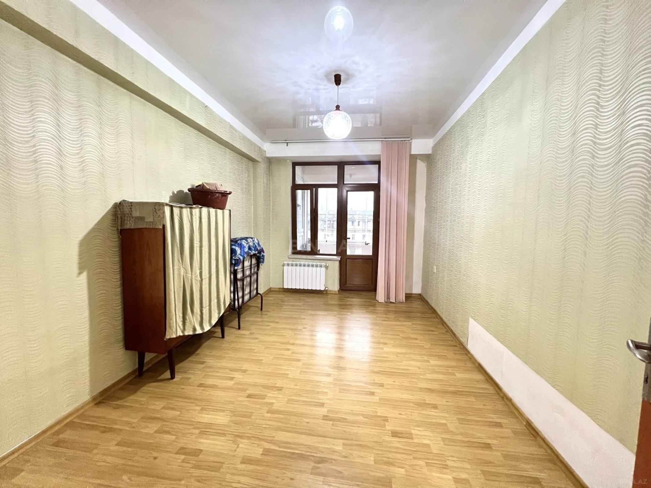 Satılır 3 otaqlı mənzil 110 m²
