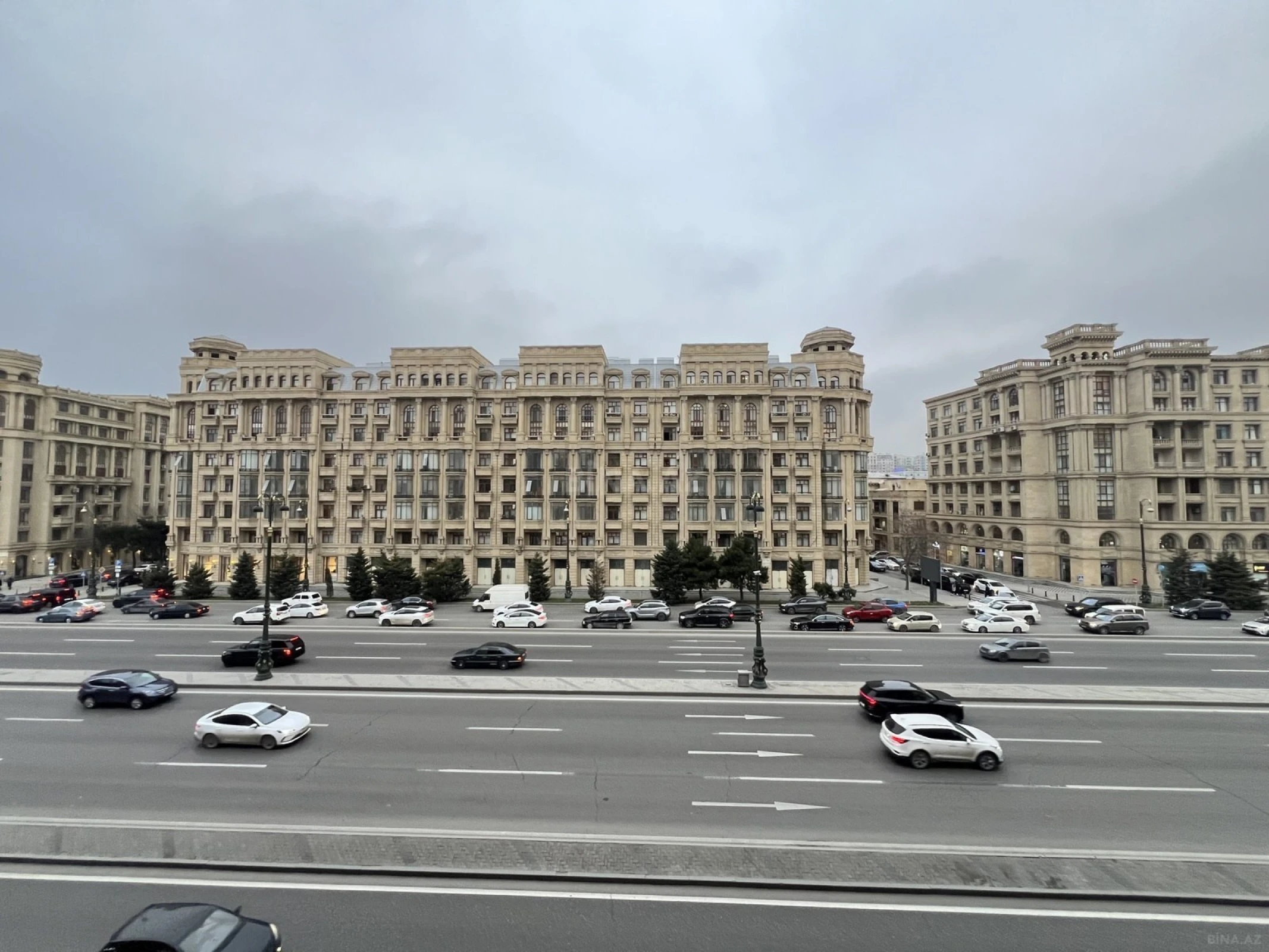 Satılır 3 otaqlı mənzil 110 m²