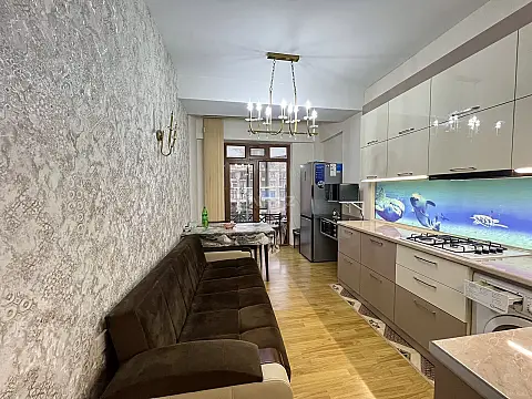 Satılır 3 otaqlı mənzil 110 m²