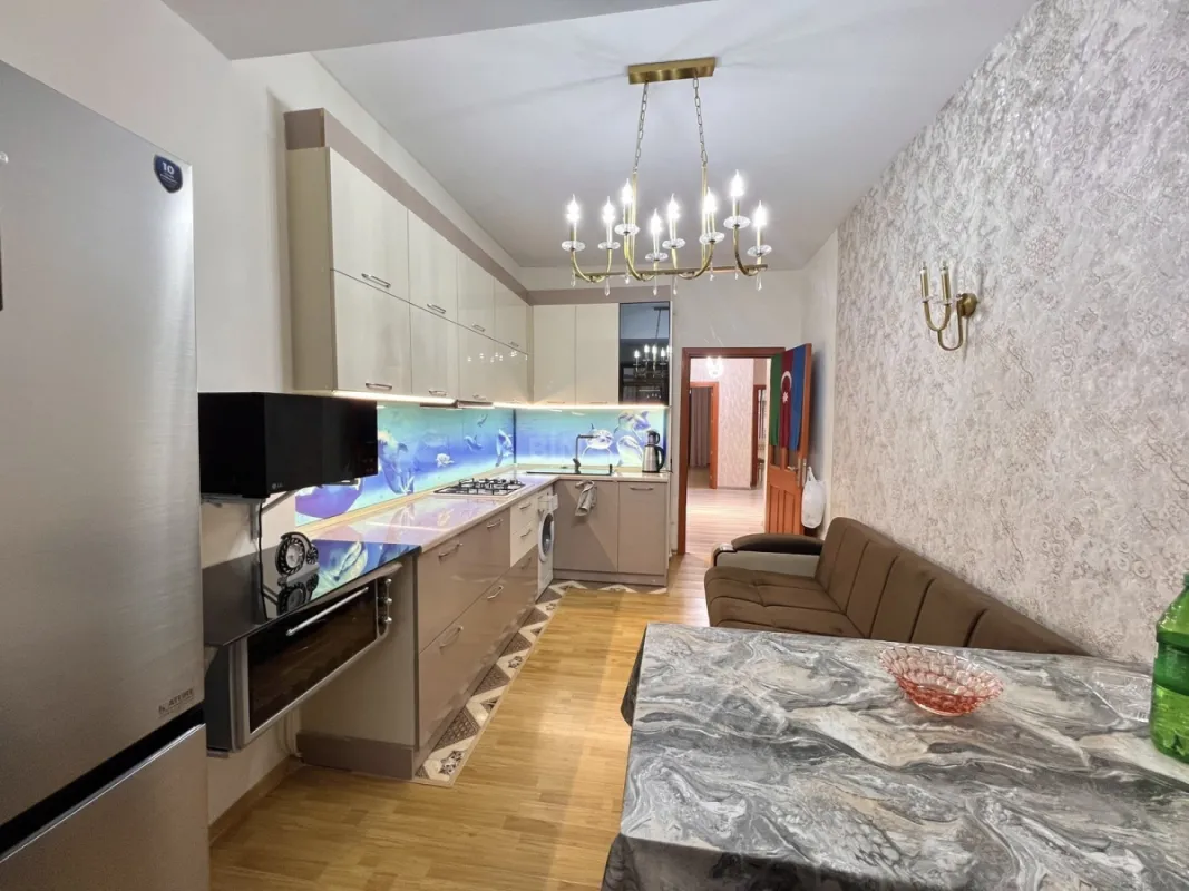 Satılır 3 otaqlı mənzil 110 m²