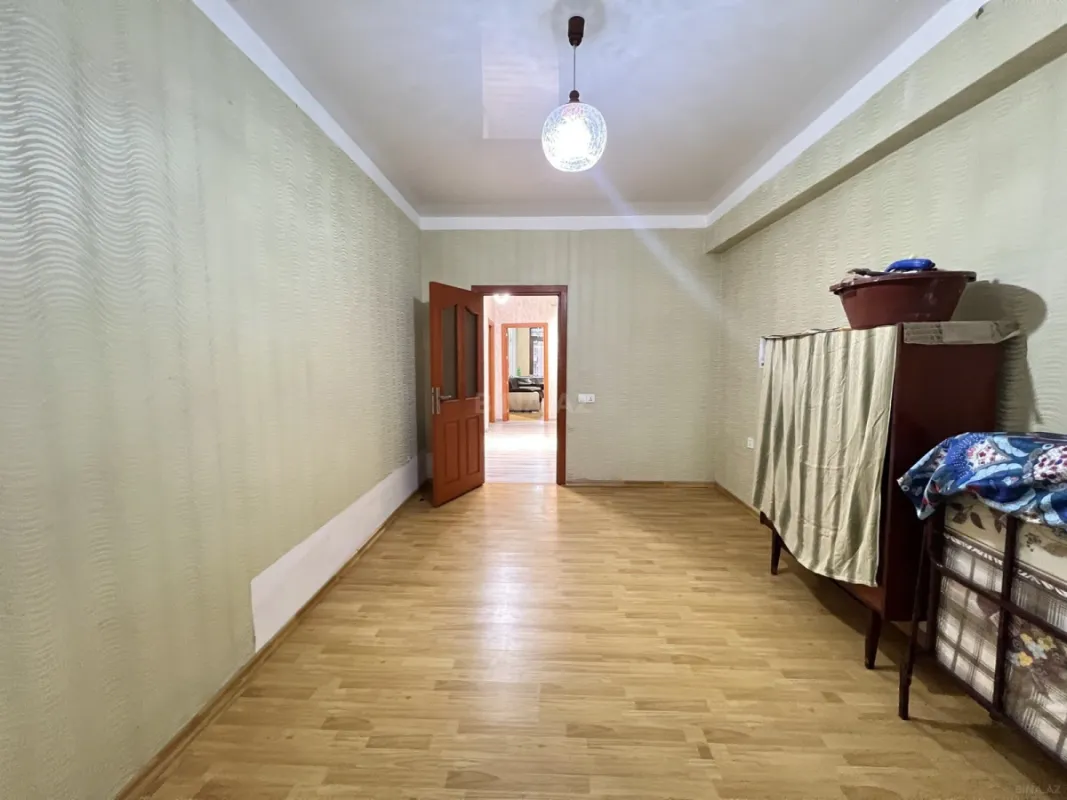 Satılır 3 otaqlı mənzil 110 m²