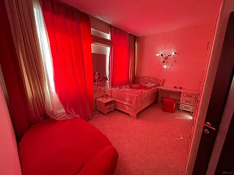 Kirayə verilir 3 otaqlı mənzil 140 m²