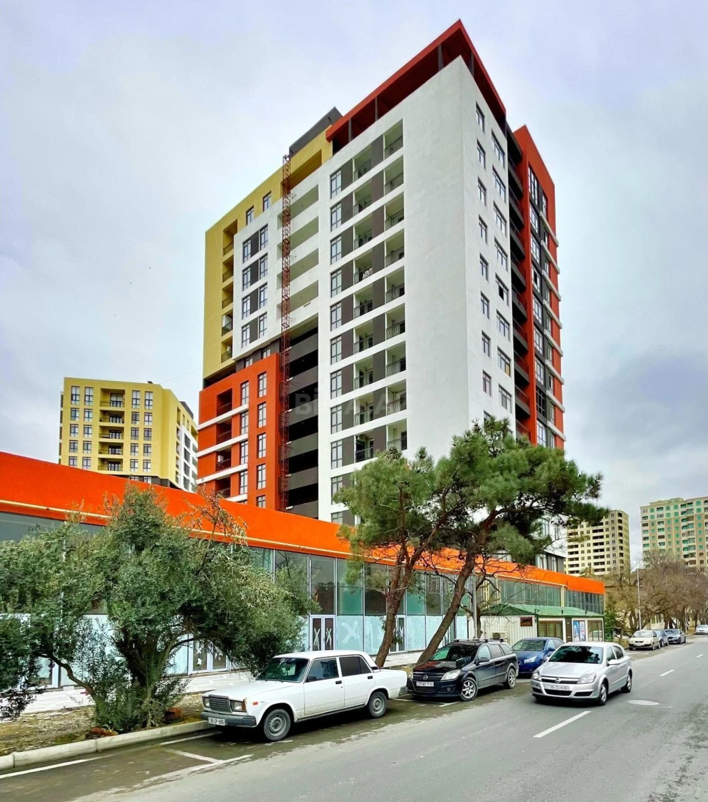 Satılır 2 otaqlı mənzil 84.7 m²