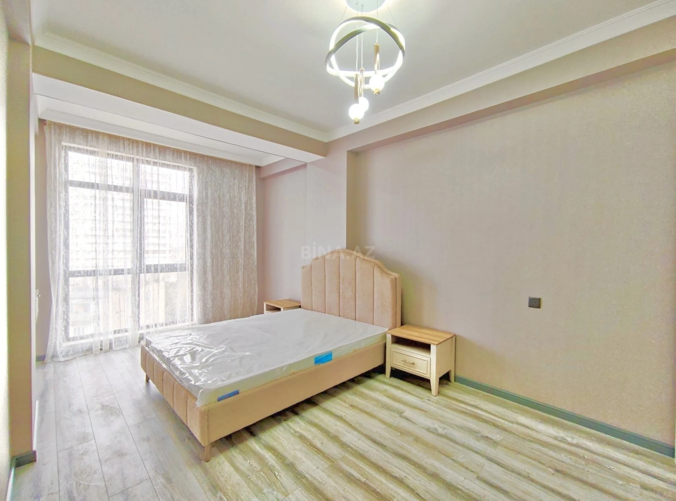Satılır 2 otaqlı mənzil 84.7 m²