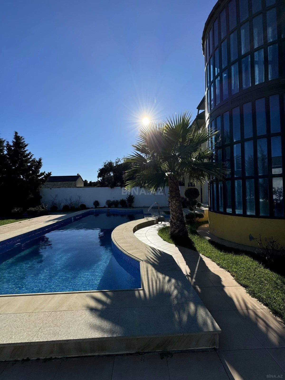 Kirayə verilir 5 otaqlı həyət evi 400 m²