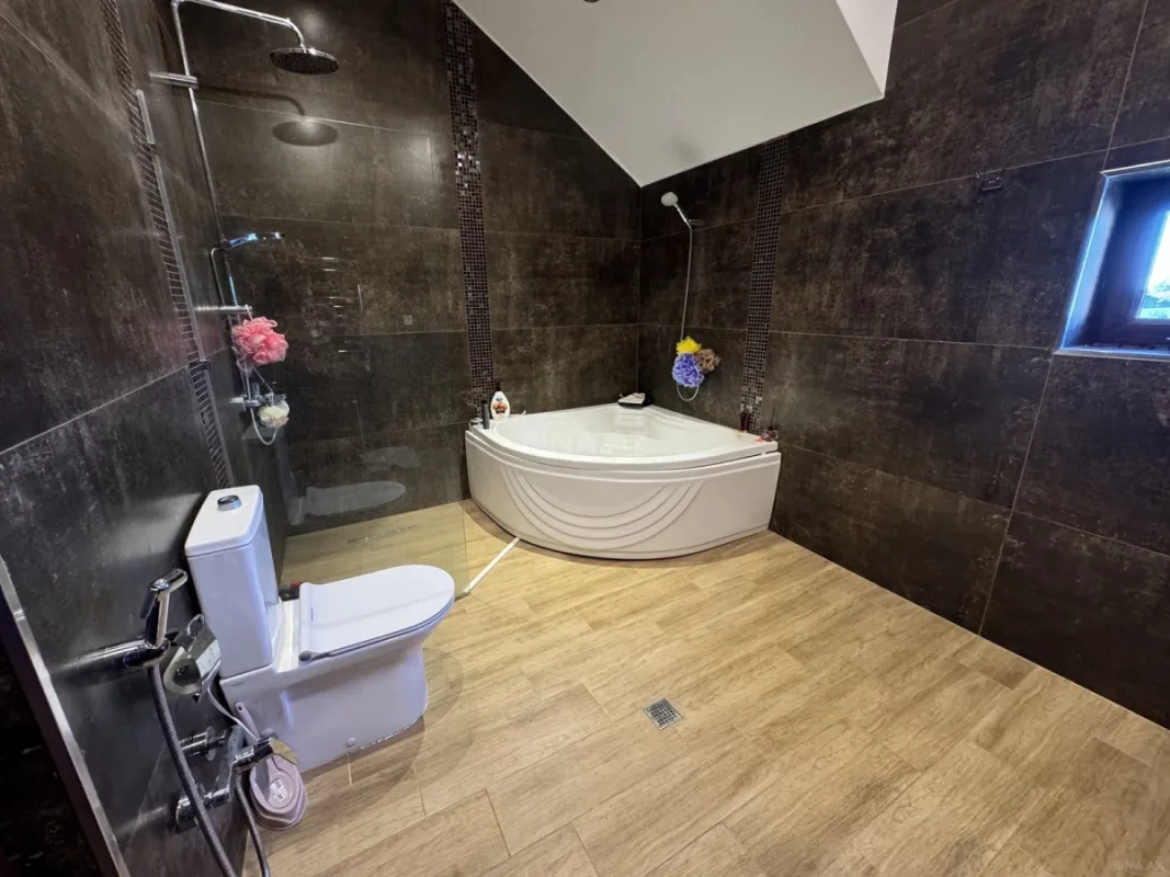 Kirayə verilir 5 otaqlı həyət evi 400 m²