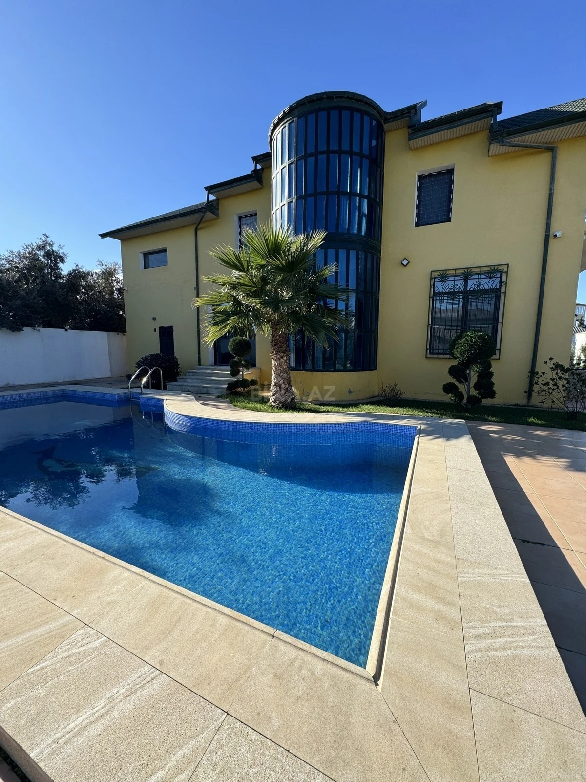 Kirayə verilir 5 otaqlı həyət evi 400 m²