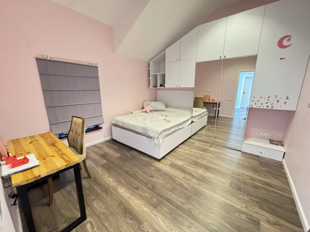 Kirayə verilir 5 otaqlı həyət evi 400 m²