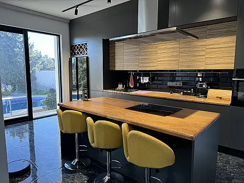 Kirayə verilir 5 otaqlı həyət evi 400 m²