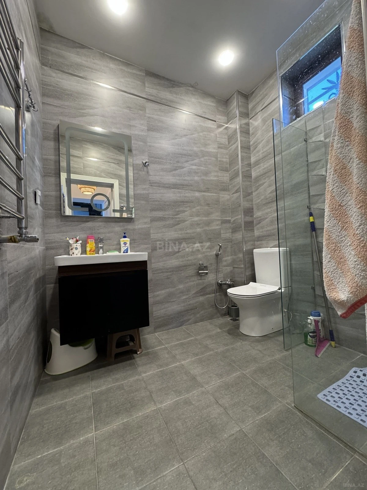 Kirayə verilir 5 otaqlı həyət evi 400 m²