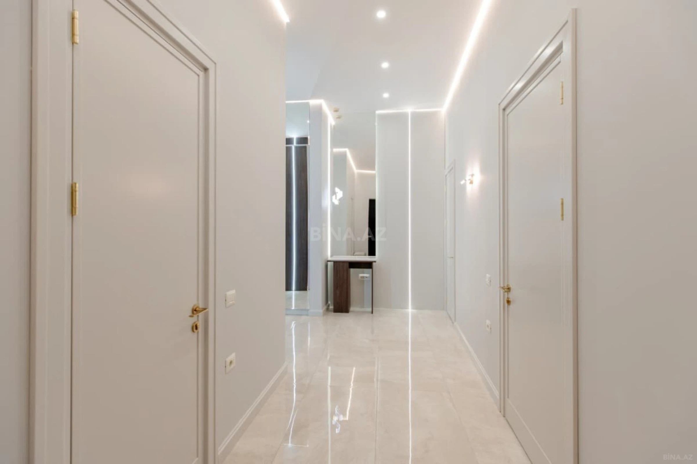 Kirayə verilir 3 otaqlı mənzil 122 m²