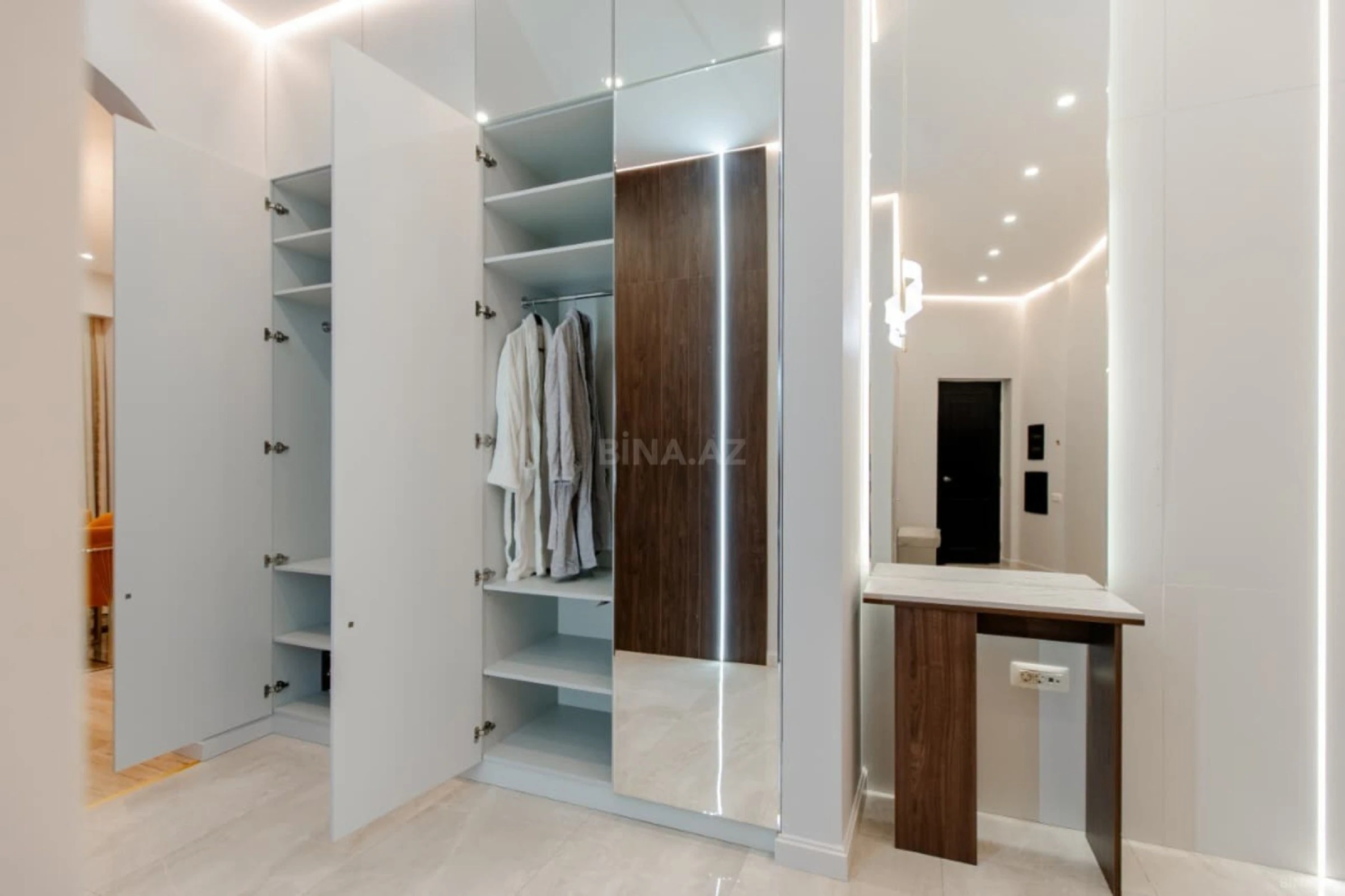 Kirayə verilir 3 otaqlı mənzil 122 m²