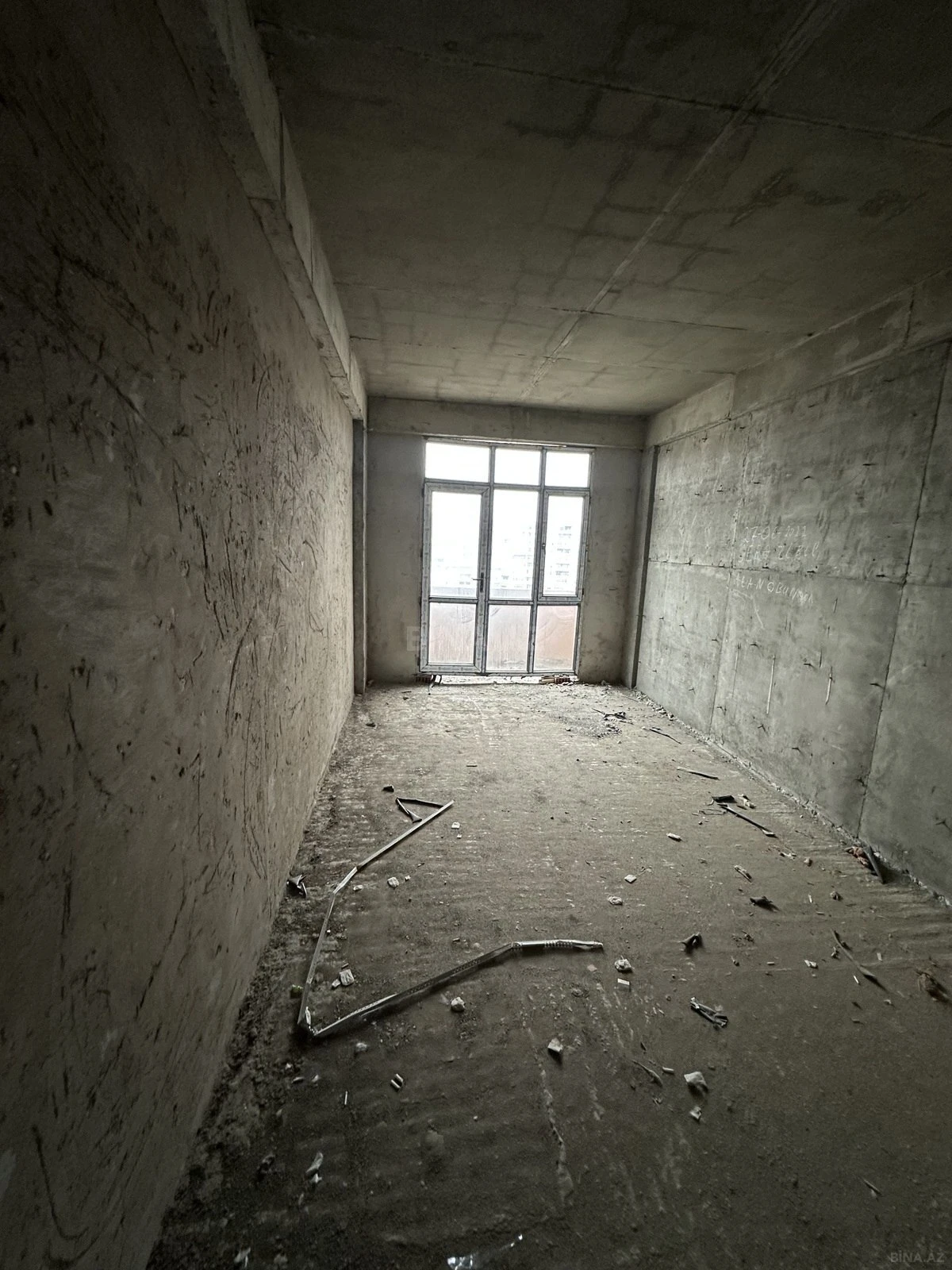 Satılır 2 otaqlı mənzil 99 m²