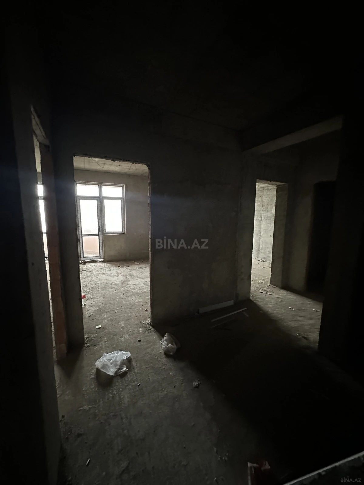 Satılır 2 otaqlı mənzil 99 m²