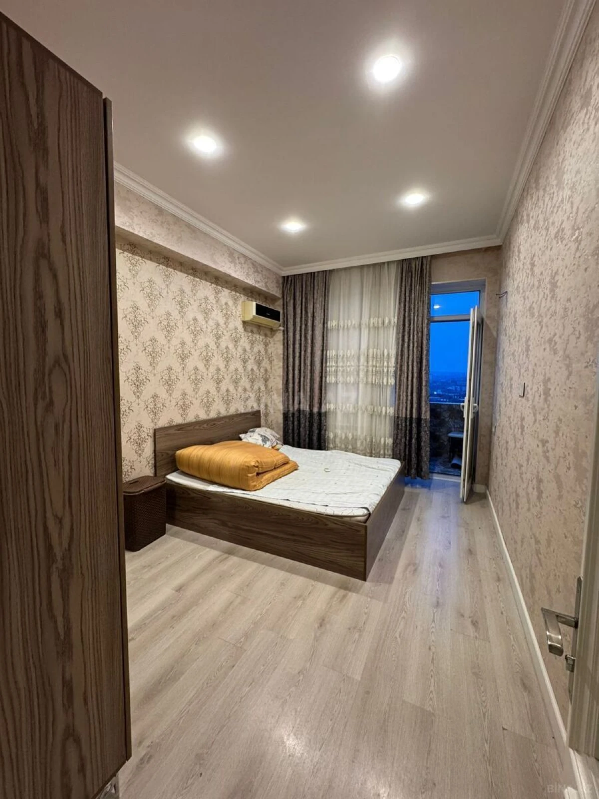Satılır 2 otaqlı mənzil 66 m²