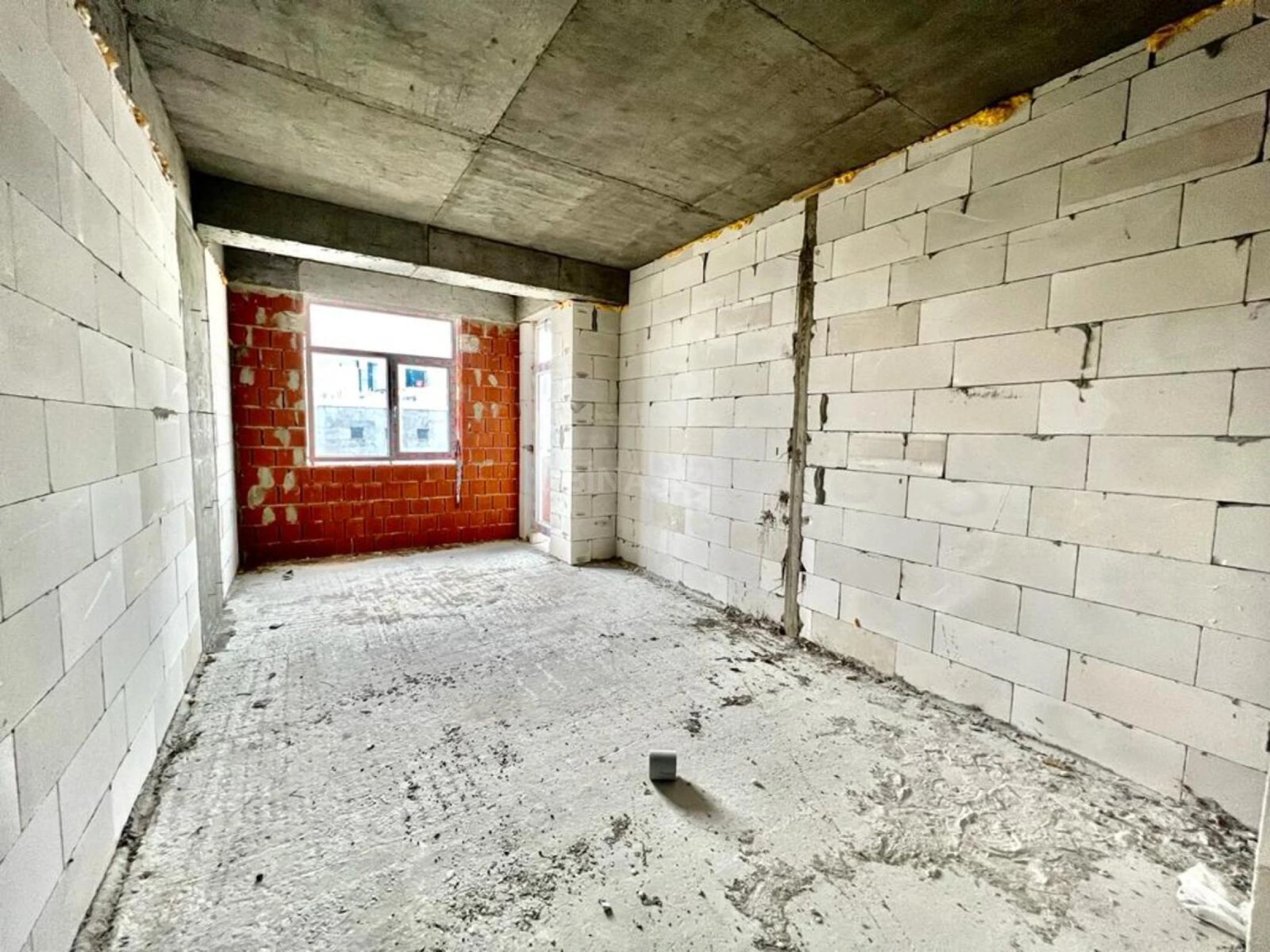 Satılır 2 otaqlı mənzil 67.7 m²