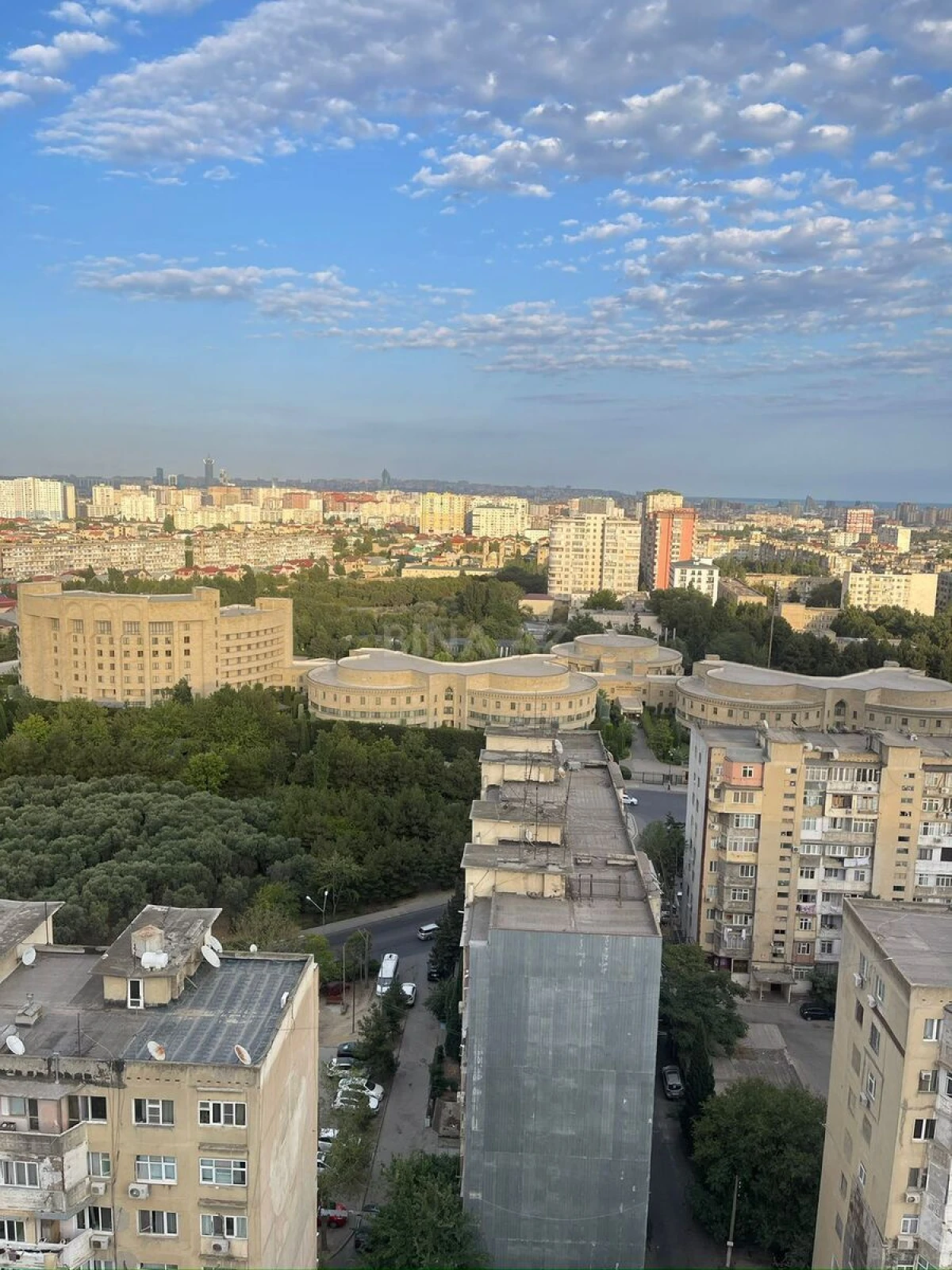 Satılır 2 otaqlı mənzil 67 m²