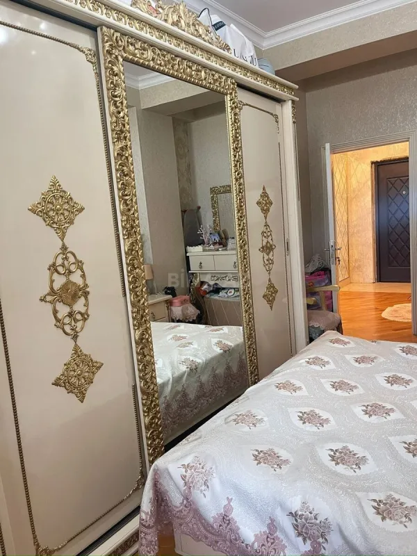 Satılır 2 otaqlı mənzil 67 m²
