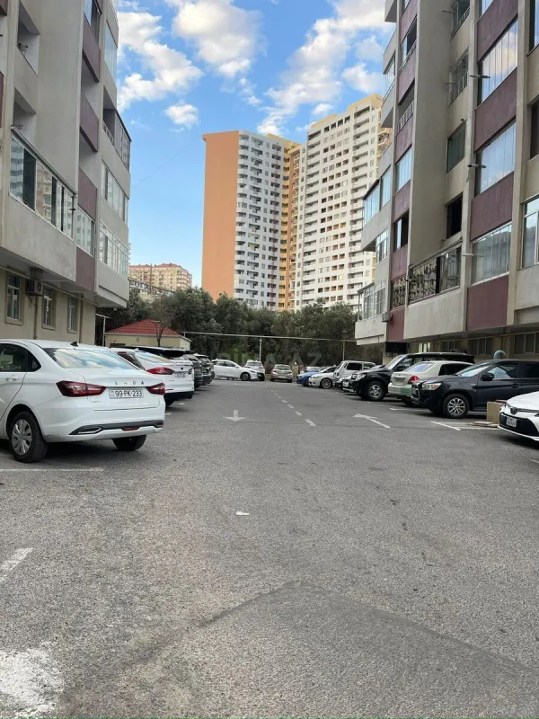 Satılır 2 otaqlı mənzil 67 m²