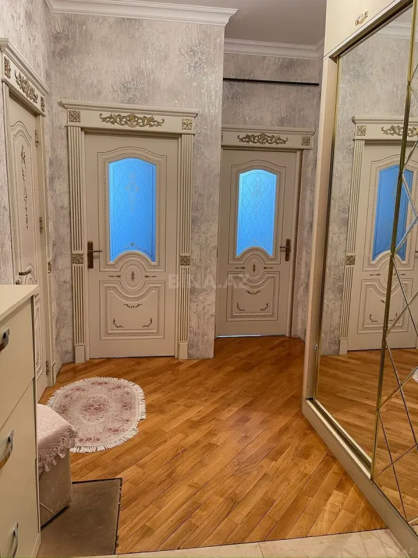 Satılır 2 otaqlı mənzil 67 m²