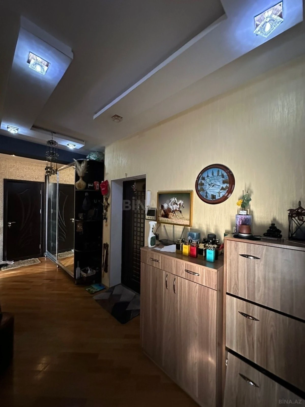 Satılır 3 otaqlı mənzil 101 m²