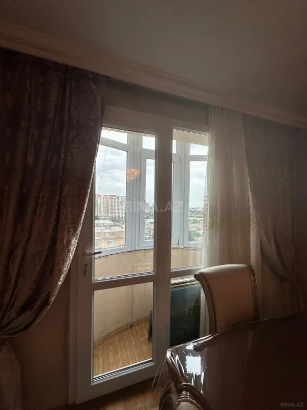 Satılır 3 otaqlı mənzil 101 m²