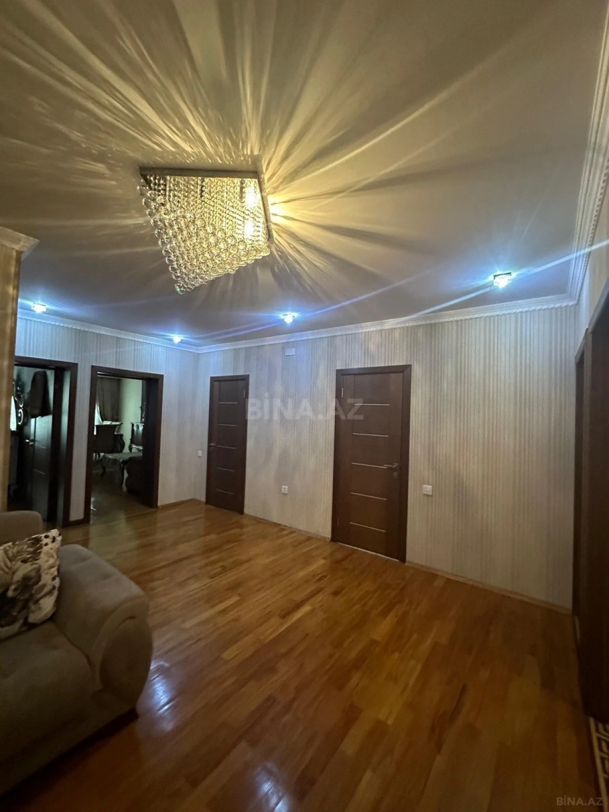 Satılır 3 otaqlı mənzil 101 m²