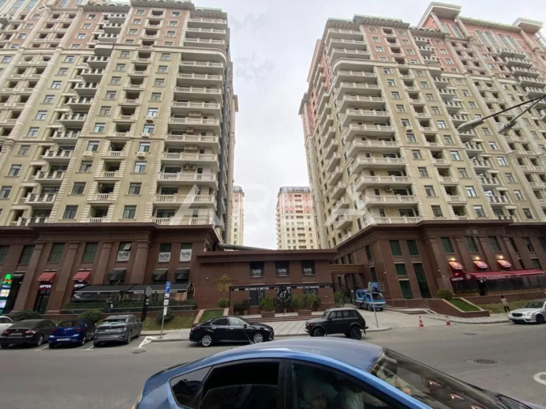 Satılır 2 otaqlı mənzil 68 m²