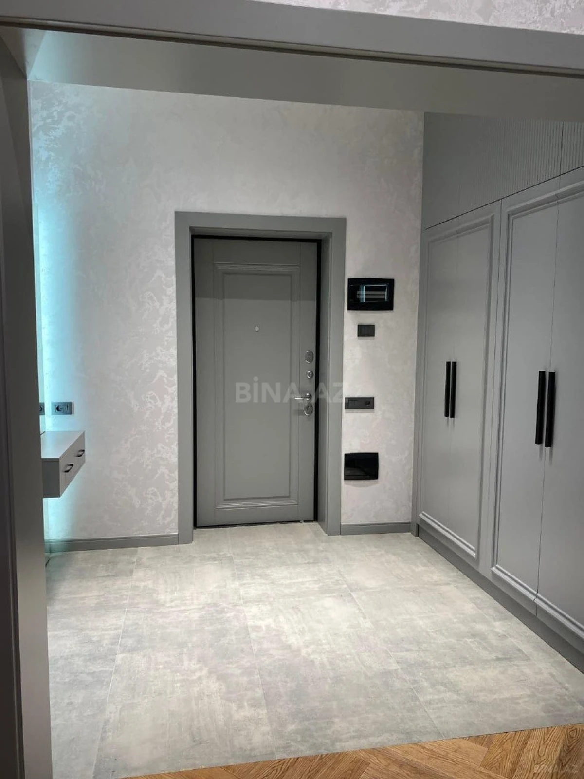 Satılır 2 otaqlı mənzil 68 m²