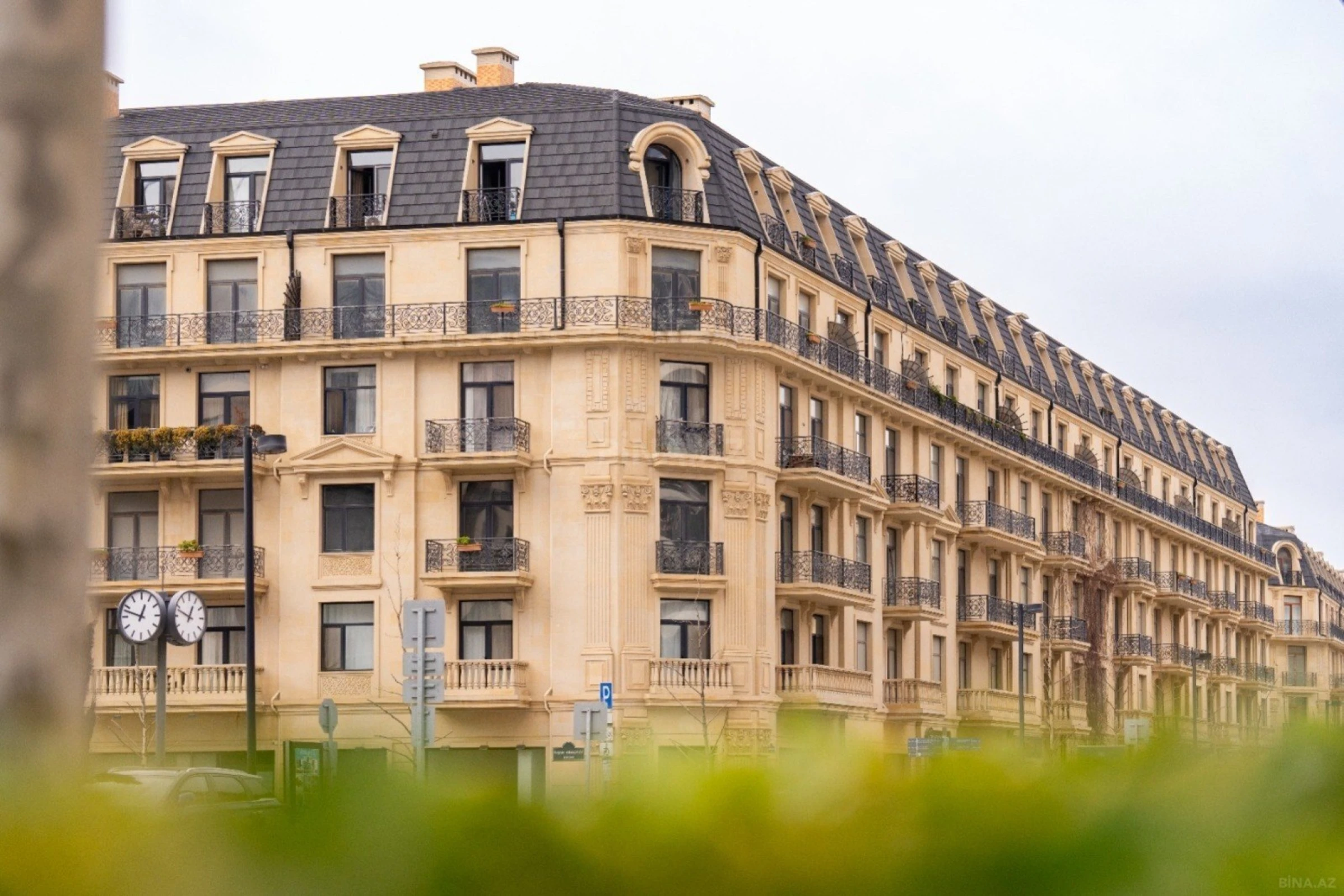 Satılır 4 otaqlı mənzil 157 m²