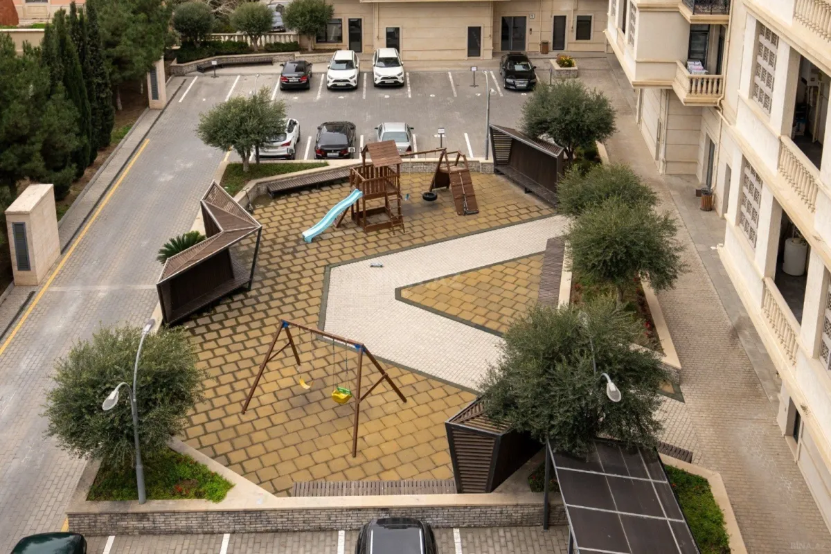 Satılır 4 otaqlı mənzil 157 m²