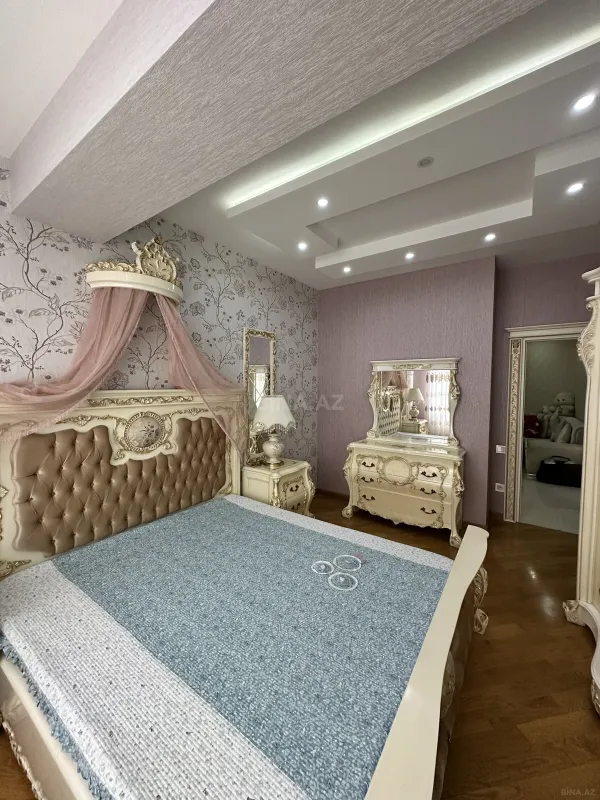 Satılır 3 otaqlı mənzil 155 m²